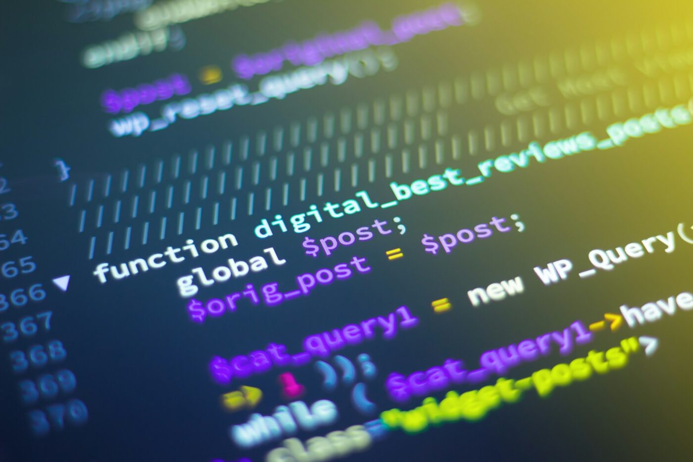 Hospedagem e Suporte a Múltiplas Linguagens de Programação em 2025