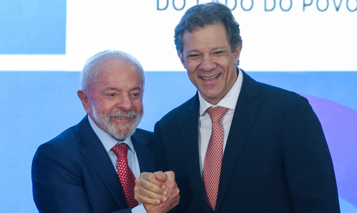 Governo brasileiro mira big techs: o que muda para o seu site (e por que você precisa se preparar agora)